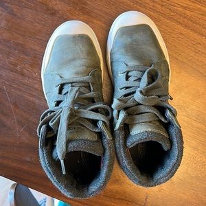 Keen Elena Mid Top Felt Collar Lace Up Boots